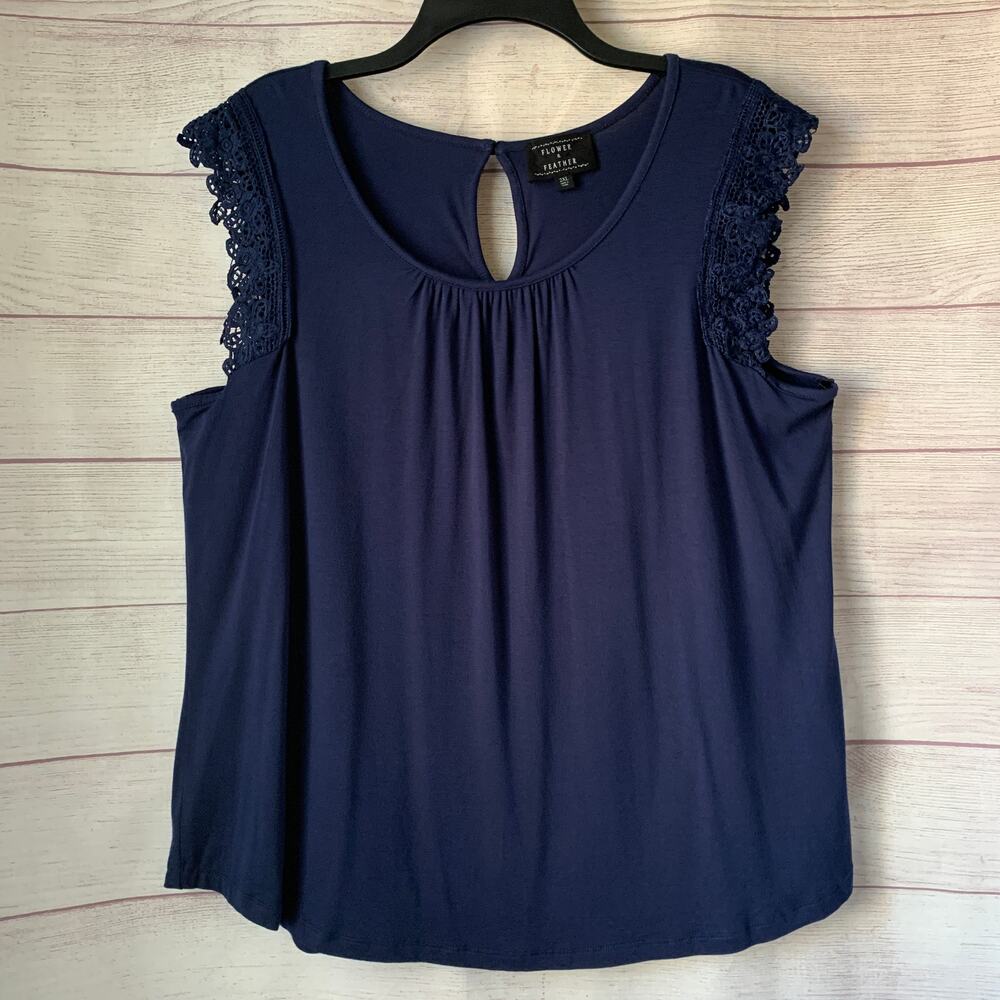 Flower & Feather Navy Blue Blouse Crochet Lace Sleeves Size 2XL